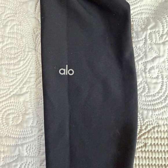 ALO airlift high waisted 7/8 length leggings in black size extra small - Picture 3 of 6